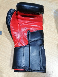 Gants MMA à boucle et crochet en cuir de vachette pour hommes Gants de boxe personnalisables pour les arts martiaux - Product Image 2