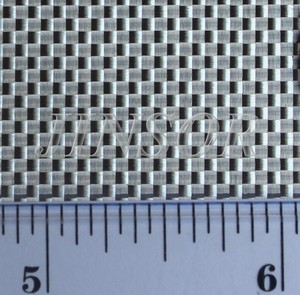 Tela Industrial de Fibra de Carbono 100% Tejida con Reflejo Plateado Metálico - Product Image 3