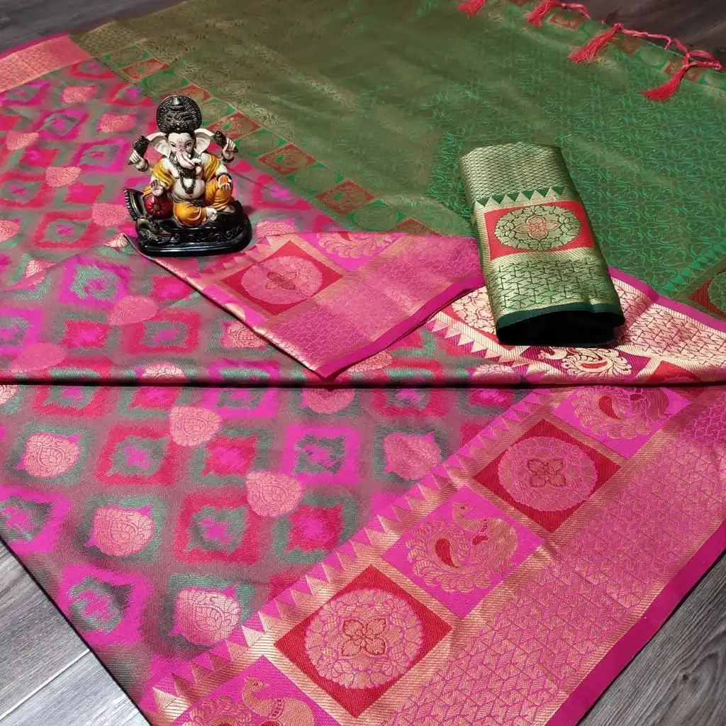ผ้าไหม Banarasi ใหม่ล่าสุดการออกแบบ Patola Saree สำหรับสุภาพสตรีสวมใส่ Saree ที่มีคุณภาพสูง