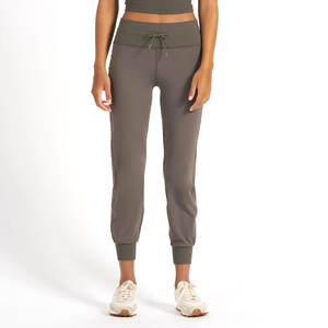 Joggers que absorben el sudor de alta calidad para mujer, ropa deportiva transpirable para entrenamientos de invierno con decoración de encaje, venta al por mayor - Product Image 3