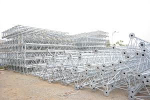 40 mètre Galvanisé Mât Tubulaire à 3 pieds Antenne de Télécommunication Solaire Lumière Tour V-COATING - Product Image 2