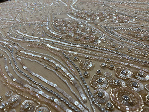 Tissu floral brodé avec perles, couture - Product Image 2