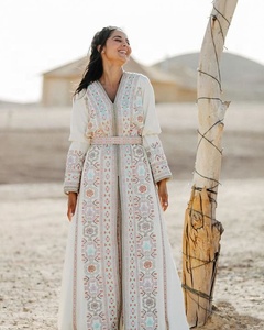 Caftan de styliste, robe de mariage avec pierres décoratives et perles de cristal, travail = 2021 - Product Image 1