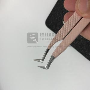 Pince à épiler d'extension de cils de volume russe de marque privée en acier inoxydable personnalisée de haute qualité en gros de fibres durables testées à la main - Product Image 6