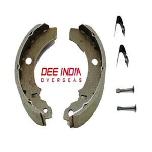 อะไหล่รถยนต์จากโรงงาน ผ้าเบรก 5.0 สำหรับรถตุ๊กตุ๊ก RE Compact 225 ผ้าเบรกหลังสำหรับเปลี่ยน - Product Image 1