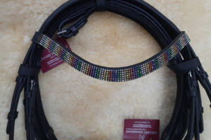 Brida de caballo de cuero multicolor de excelente calidad con banda para la nariz patentada y tocado acolchado blanco suave - Product Image 5