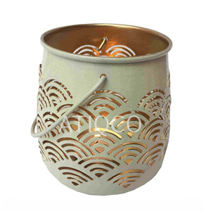 Soporte de luz en T de hierro con diseño Floral blanco dorado de doble tono, votivos de lujo personalizados para decoraciones de fiesta, colgante de tendencia Balti - Product Image 1