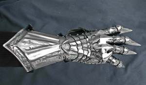 Gauntlet médiéval, paire d'accents chevalier croisé, armure en acier, gant d'horreur gothique, armure fonctionnelle - Product Image 5