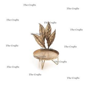 Portavelas de diseño extremadamente bueno en aluminio Color dorado Portavelas para eventos en el hogar Uso de decoración - Product Image 5