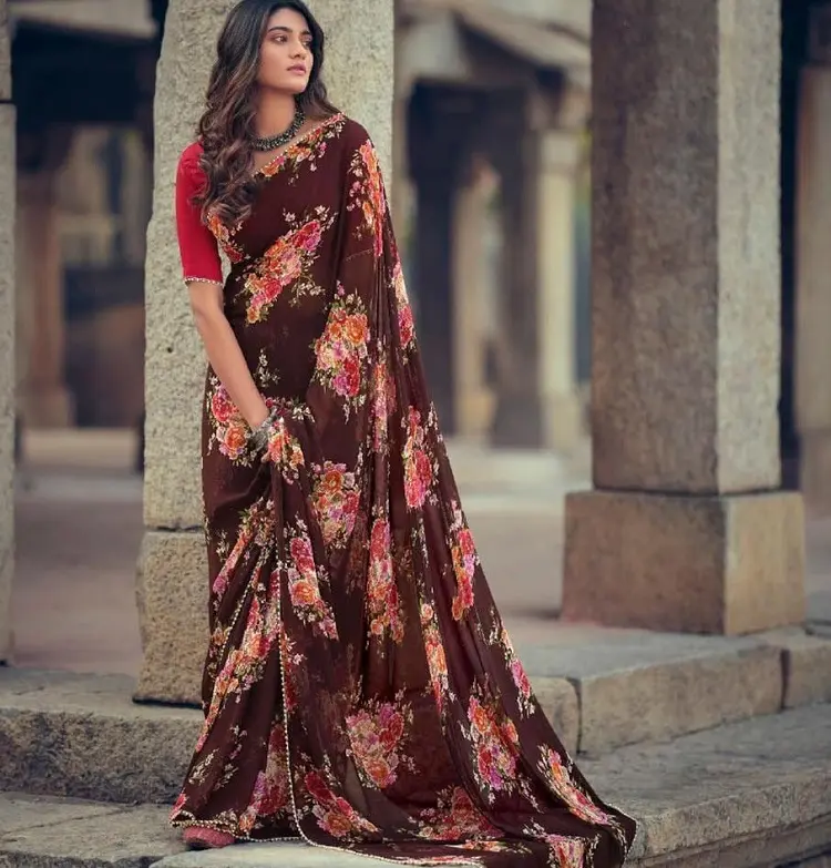 Collezione sari in stile indiano ricamo bordo Zari con stampa floreale digitale sari per donna funzione tradizionale e Casual