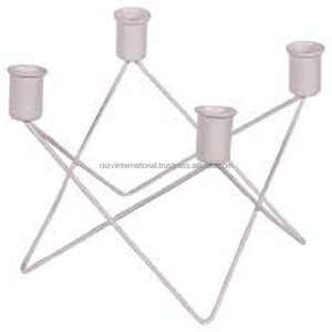 Chandelier moderne en métal blanc avec lanterne et pot pour la décoration intérieure - Product Image 1