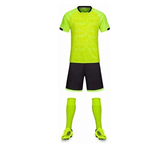 Camiseta de uniforme de fútbol para adultos para hombres con diseño de cuello redondo personalizable 100% poliéster tela transpirable de secado rápido - Product Image 4