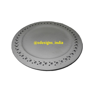 Assiette de présentation en acier inoxydable pour mariage, assiette de service de designer de forme ronde faite à la main, assiette décorative classique et élégante sous l'assiette - Product Image 3