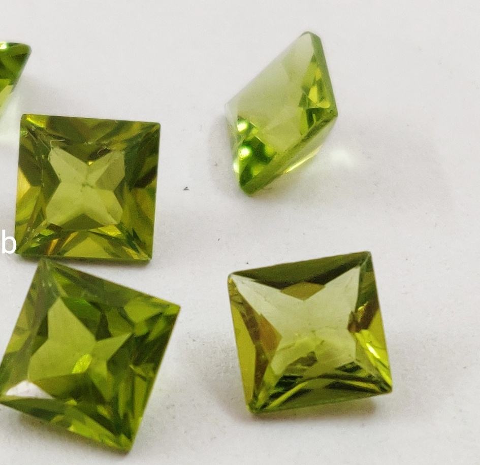 สีเขียว