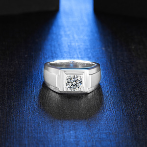 1캐럿 6.5mm 라운드 모이사나이트 시그넷 링 925 실버 파베 클로 세팅 14K 18K 골드 로듐 도금 클래식 남녀공용 웨딩 선물 - Product Image 4