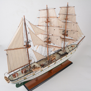 Gorch-Fock โมเดลเรือทำด้วยมือทำจากไม้จำลองแบบขัดเงาขาตั้งสำหรับตกแต่งทางทะเลสำหรับงานฝีมือไม้กล่องไม้ป้ายติดผนัง - Product Image 4