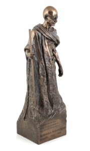 Statue de Mahatma sugji gphi, finition cuivre, en résine - Product Image 3