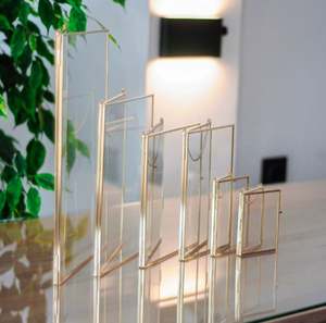 Juego de 6 marcos de fotos para colgar en la pared de metal dorado con vidrio brillante acabado perfecto para decoración de dormitorio y exhibición elegante - Product Image 3