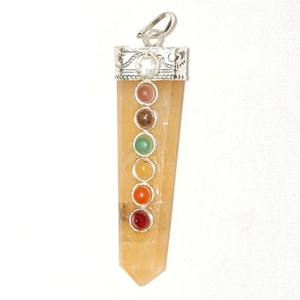 Colgantes de Chakra de punta plana de ágata de cuarzo dorado de alta calidad, técnica tallada a mano a la venta - Product Image 1