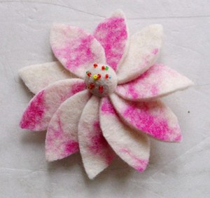 Bandeaux de fleurs en feutre de tissu pour enfants Bandeaux mignons et confortables pour filles - Product Image 1