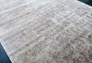 Tapis noué à la main en soie de style moderne et de luxe, tapis en peluche sur mesure pour le salon - Product Image 2