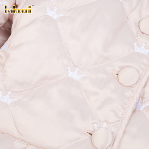 Diadem เย็บปักถักร้อยเสื้อโค้ทผ้าสำหรับเด็กผู้หญิง OEM ODM สาวเสื้อผ้าผ้านวม-QC97 - Product Image 4