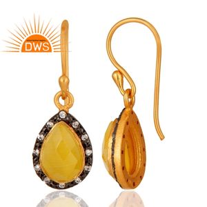 Pendientes de Plata de Ley con Baño de Oro, Diseño de Gota, con Piedra Lunar Amarilla y Circonita, Colección Clásica de Joyería, Venta al por Mayor - Product Image 3