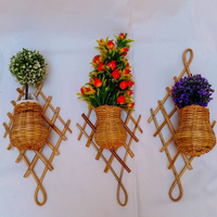 Elegantes Set aus 3 Rattan-Wandpflanzgefäßen, Hängende Wandvase aus Vietnam Großhandel
