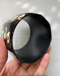 Pulsera de resina acrílica para mujer, brazalete de gran tamaño, color blanco y negro, transparente, de alta calidad - Product Image 1