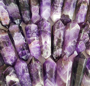 Colgante de Cristal de Amatista Irregular, Obelisco de Amatista de Ensueño, Cuarzo Transparente de Doble Terminación, Gema Curativa de Luna Creciente - Product Image 4