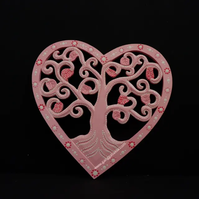 生命の木木製の愛の装飾家の装飾立っている結婚式のバレンタインデーのための美しい贈り物