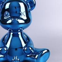 Sculpture moderne d'ours en or Figurine en résine d'art tendance pour la décoration de la maison Ornement de bureau Statue décorative de style pop