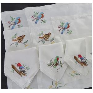 Set de napperon et serviettes de table, imprimé cerf, brodé à la main, - Product Image 2