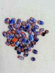Custom Made Mini Triangle Glass <b>Beads</b> in Size 5mm to 10mm Black <b>Color</b> for Jewelry Making - Product Image 3
