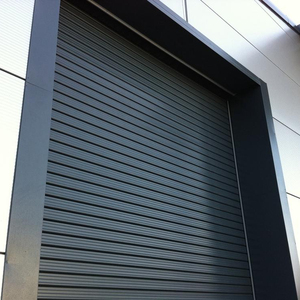 Puerta Enrollable Industrial Aislada de Acero MOTTO con 2 Años de Garantía para Uso en Almacenes - Product Image 1