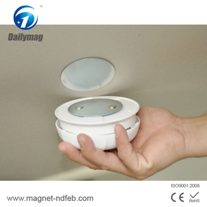 Herramienta de instalación de detector de humo magnético Imán de neodimio de 70mm de diámetro con almohadillas adhesivas para alarmas de humo de montaje conveniente - Product Image 5