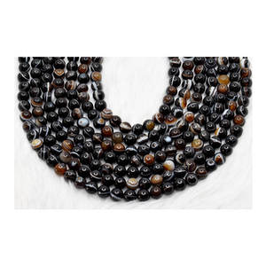 Perles rondes en agate noire naturelle pure, qualité AAA, 8 mm, provenant d'un exportateur indien. - Product Image 1
