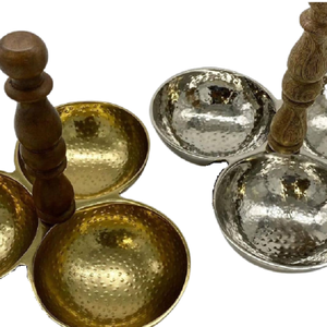 Lot de 2 bols de service à fruits secs de différentes tailles Bol à nourriture martelé en acier inoxydable avec base en bois en vrac - Product Image 4