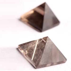 Pyramide de cristal fumé de haute qualité belle pierre précieuse pour la guérison métaphysique du Reiki et la technique polie de décor à la maison Feng Shui - Product Image 1