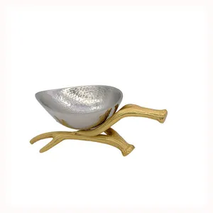 Bol de serveur de dessert de décoration de Table de mariage avec support doré bol de Fruits de conception royale fabriqué à la main pour le prix de gros