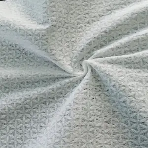 Gute Preis Rayon Viskose Polyester Baumwolle Weiß Spunlace Vlies Parallel Blütenblatt Stoff Aus Vietnam