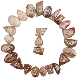 Conjunto de piedras de jaspe runas, cristal pulido con grabado de Elder Futhark, alfabeto rúnico - Product Image 1