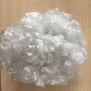 FIBRA GRAPADA DE POLIÉSTER HCS VIETNAM (7D/15D/20D) Reciclado Siliconizado Hueco Conjugado para Material de Relleno Producto DE LA Sra. Mira - Product Image 4