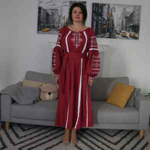 Vente en gros de robes brodées ukrainiennes 100% coton personnalisables, tenues décontractées à manches longues et pampilles, tissées dans un tissu naturel écologique - Product Image 3