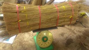 El mejor palo de escoba de coco/palo de escoba de Nipa a buen precio de Vietnam - Product Image 6