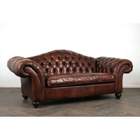 Sofá Chesterfield de 3 Plazas en Cuero Genuino |   Diseño capitoné vintage de estilo europeo |   Patas de Madera Rellenas de Espuma |   Salón Akku Art