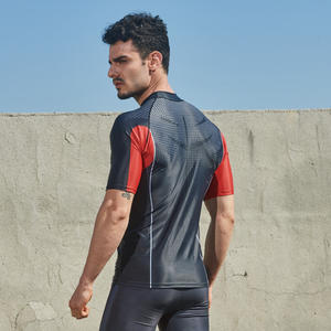 Vente en gros MARIUM Hommes Personnalisé Manches Courtes Protection UV Rash Guard avec 84% Polyester + 16% Spandex Tailles S-3L - Product Image 4