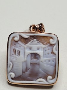 Tallado a mano Sardonix Rectángulo Natural Shell Piedra preciosa Grado AA 40mm Nuevo DISEÑO DE PAISAJE DE Venecia Piedras preciosas sueltas - Product Image 3