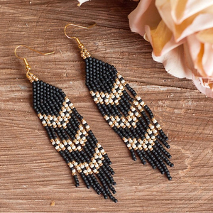 Boucles d'oreilles en perles de rocaille magnifiquement faites à la main - Product Image 1