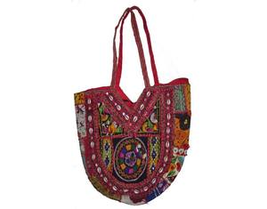 BANJARA-Bolsa de mano decorada con conchas - Product Image 1